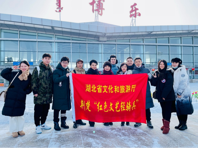 荊楚“紅色文藝輕騎兵”迎新春進(jìn)基層 文化暖流滋潤千萬家