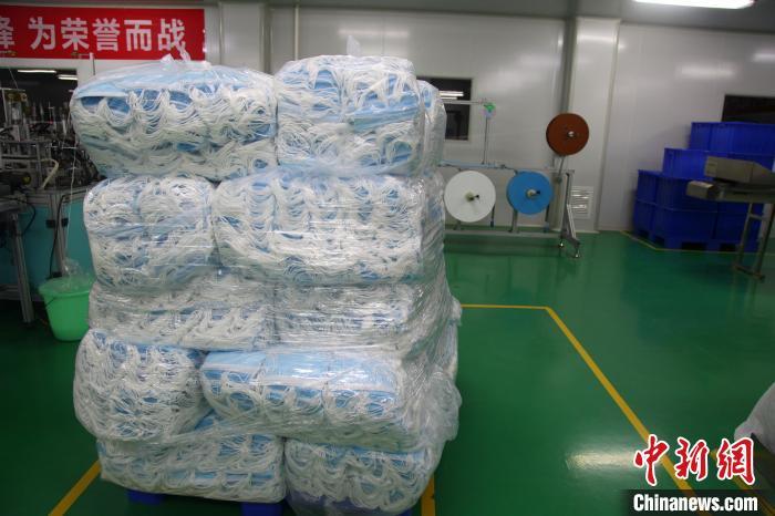 湖北枝江“口罩工廠” 日產(chǎn)13萬(wàn)口罩抗擊疫情，個(gè)人衛(wèi)生用品銷售創(chuàng)新高
